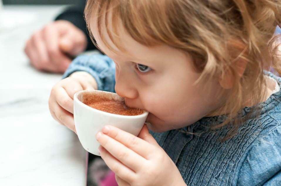 האם ילדים יכולים לצרוך קפה טורקי?
