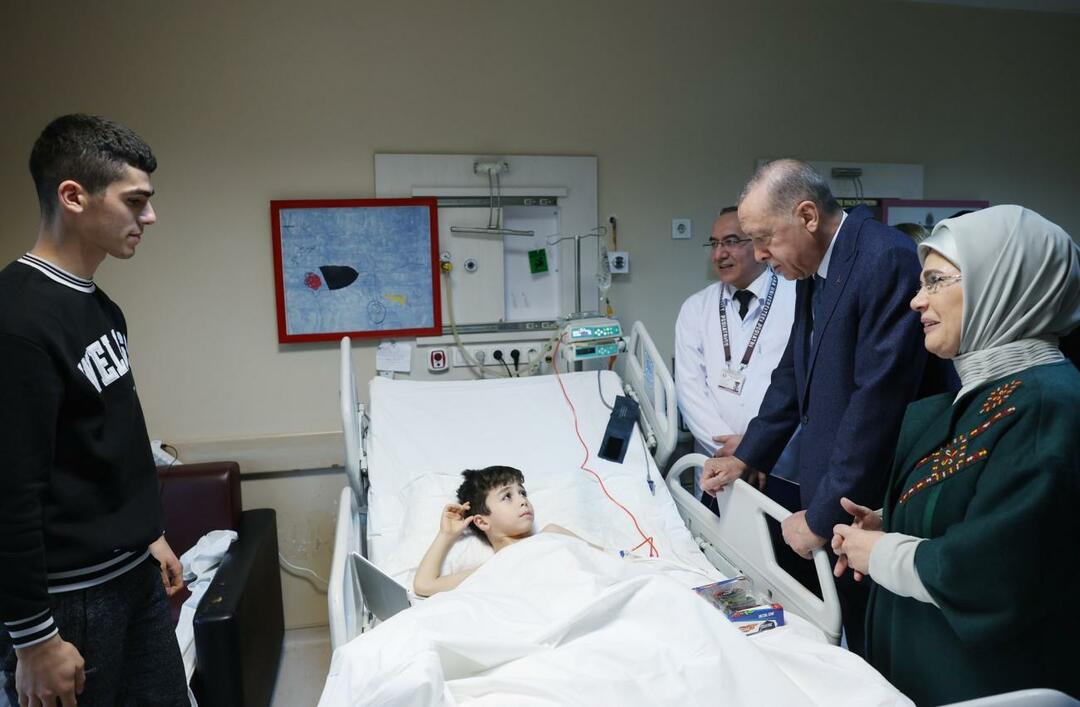 הנשיא ארדואן ורעייתו אמין ארדואן נפגשו עם ילדי האסון