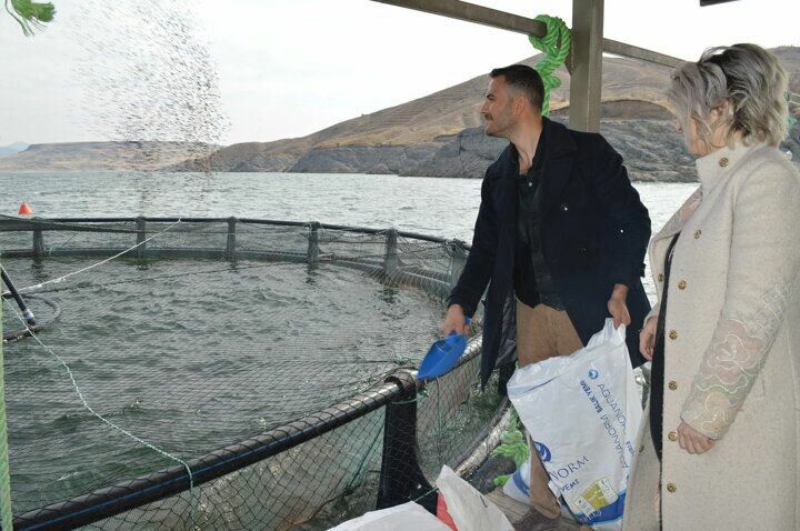 Kürşat Kılıç עזב את הבנקאות והפך עם אשתו ליצרן דגים!