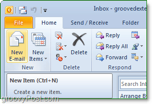 פתח את Outlook Office 2010 ואז לחץ על הלחצן החדש בדוא"ל מהסרט הביתי