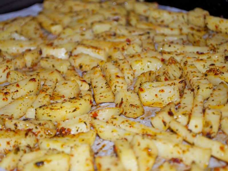 איך מכינים תפוחי אדמה חריפים בתנור? המתכון הכי קל לתפוח אדמה חריף אפוי