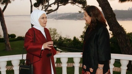 הגברת הראשונה ארדואן נפגשת עם אשתו של נשיא עיראק סרבה סאליח