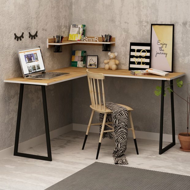עיצובים שולחן סימטרי ושולחן קפה