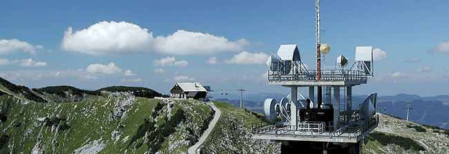 מגדל רדיו על הר באוסטריה