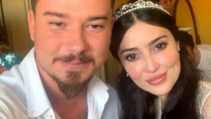 השחקנית המפורסמת Melike İpek Yalova התחתנה עם Altuğ Gültan!