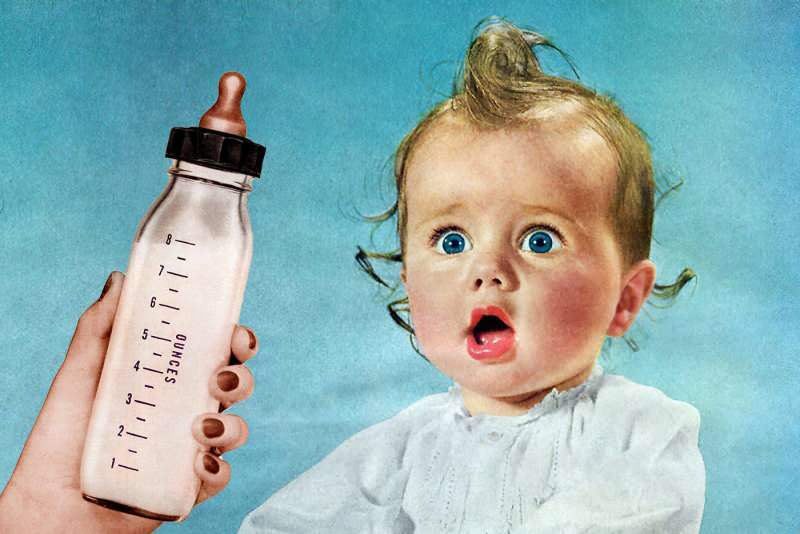 בקבוק או הנקה? איך מאכילים תינוק שזה עתה נולד בבקבוק? שימוש בבקבוקים