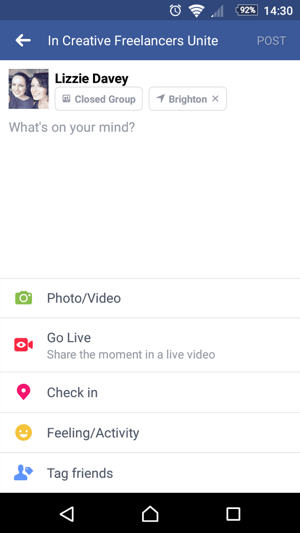 כדי להתחיל להשתמש ב- Facebook Live, הקש על Go Live כשאתה יוצר סטטוס.