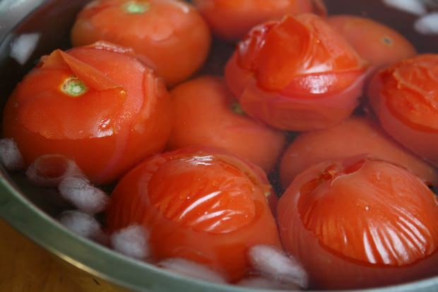 טכניקת קילוף העגבניות