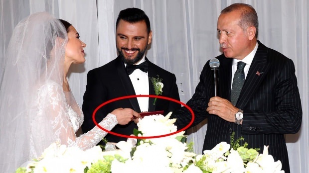 חגיגה מיוחדת של Alişan ו- Buse Varol לרגל יום נישואיהם!