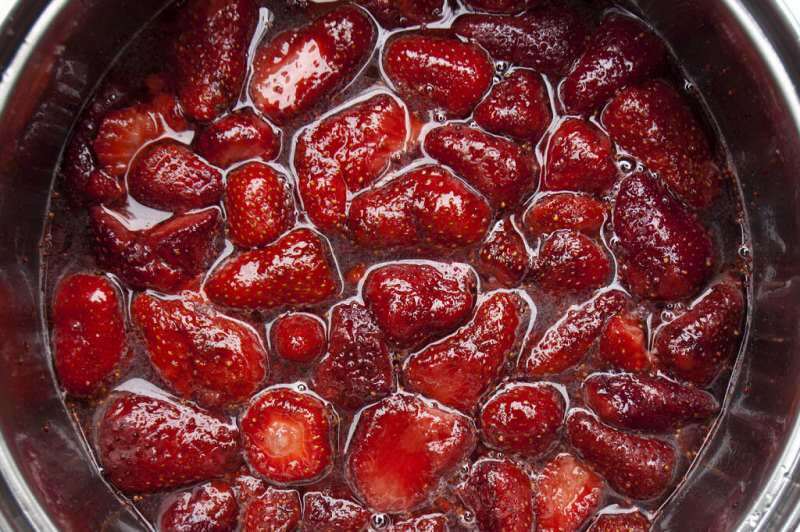 איך מכינים ריבת תותים בבית? טיפים להכנת ריבת תות