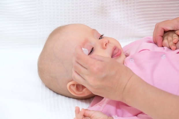איך מוציאים פקעים אצל תינוקות?