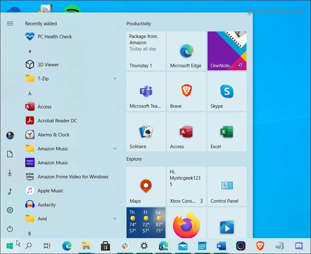 תפריט ההתחלה של Windows 10 דומה, אך מגושם יותר ויש לו אריחים חיים. ועם הצבת רישום תוכלו להשיג זאת ב- Windows 11.