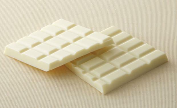 מהם נזקי השוקולד הלבן? האם שוקולד לבן הוא שוקולד אמיתי?