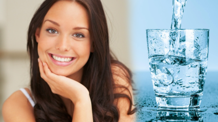 איך לרדת במשקל על ידי שתיית מים? דיאטת מים שמחלישה 7 קילו בשבוע! אם אתה שותה מים על קיבה ריקה ...