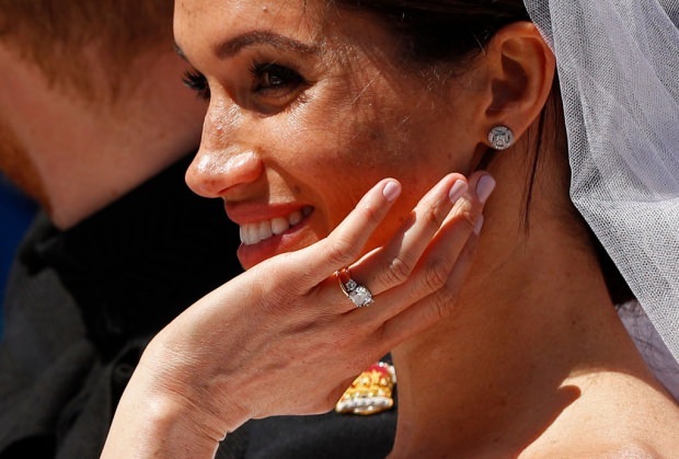 MEGHAN MARKLE חתונת שיער ועיסוי