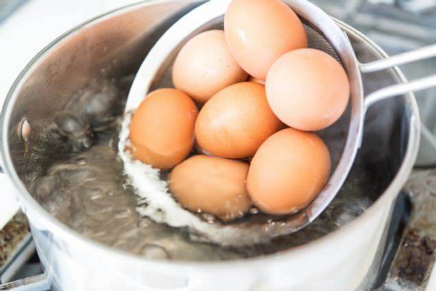 כיצד להסתיר ביצים מבושלות