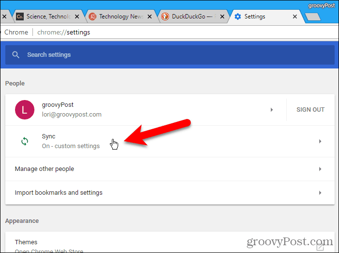 לחץ על סנכרן במסך הגדרות Chrome במערכת Windows