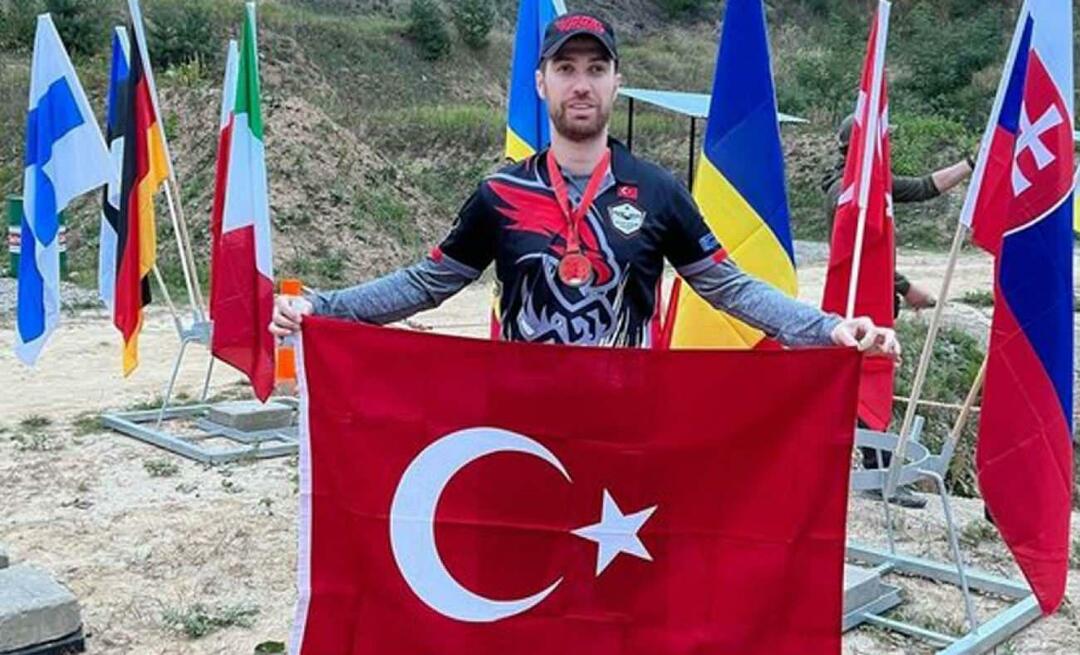 בנו של Seda Sayan Oğulcan Engin מניף בגאווה את הדגל הטורקי בפולין!