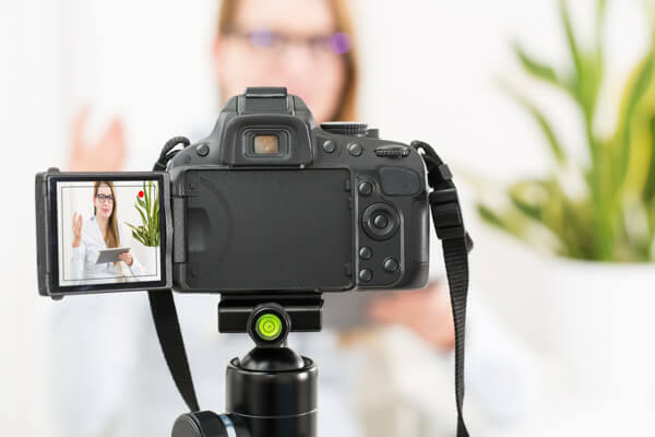 SLR דיגיטלי הוא בחירה מצוינת להקלטת וידאו באיכות.