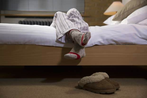 תסמונת רגליים חסרת מנוחה גורמת להפרעה בשינה עם כאבים עזים