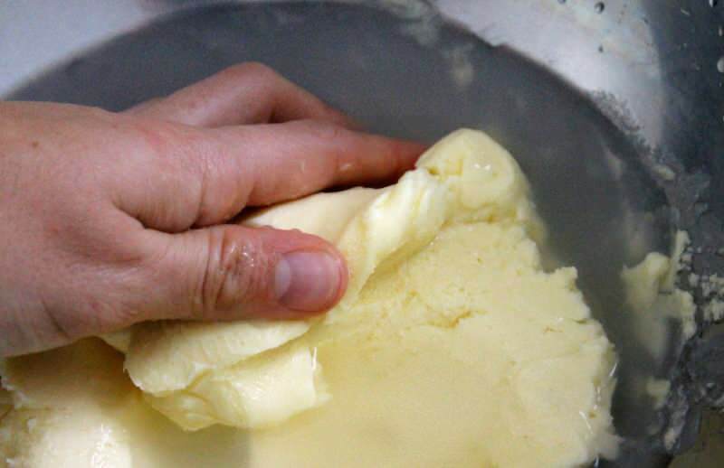 איך מכינים חמאה במכונת הכביסה? האם באמת תהיה חמאה במכונת הכביסה?