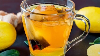 תערובת תה ירוק ומים מינרלים מוחלשים בקלות