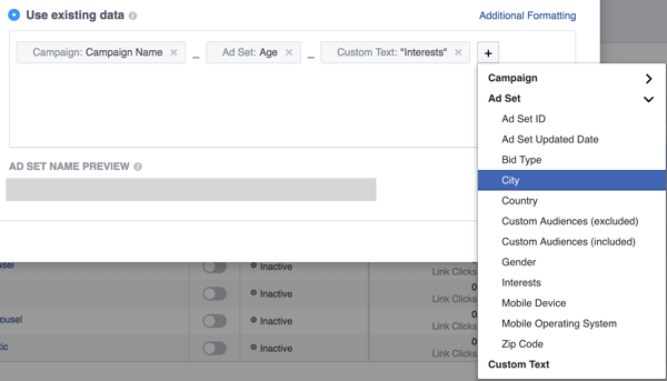 הוסף שדות כדי להגדיר את מוסכמת שמות המודעות שלך בפייסבוק.
