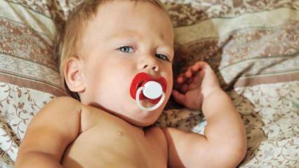 האם זה מזיק לנער תינוקות בעמידה? איך להפסיק את ההרגל להתנדנד בעמידה?