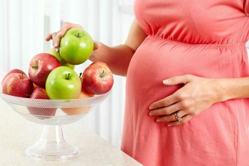 מה היתרונות של צריכת תפוחים במהלך ההריון?