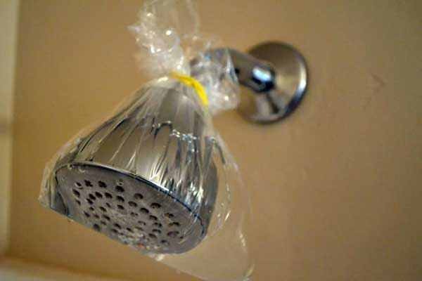 כיצד לנקות את ראש המקלחת