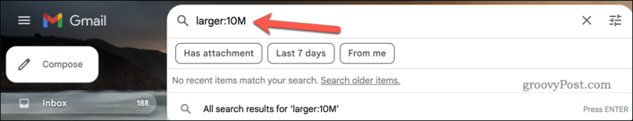 הפעלת חיפוש גדול יותר: בסרגל החיפוש של Gmail