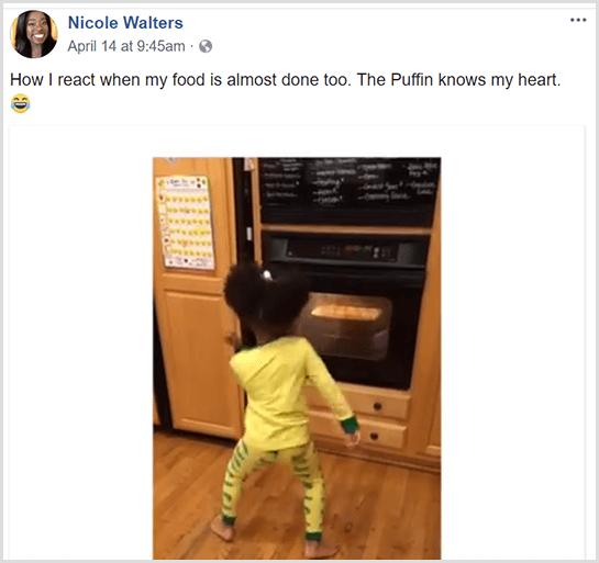 ניקול וולטרס פרסמה סרטון בפייסבוק של בתה הצעירה רוקדת מול התנור בפיג'מה כשהיא מחכה שהאוכל שלה יסיים את הבישול.
