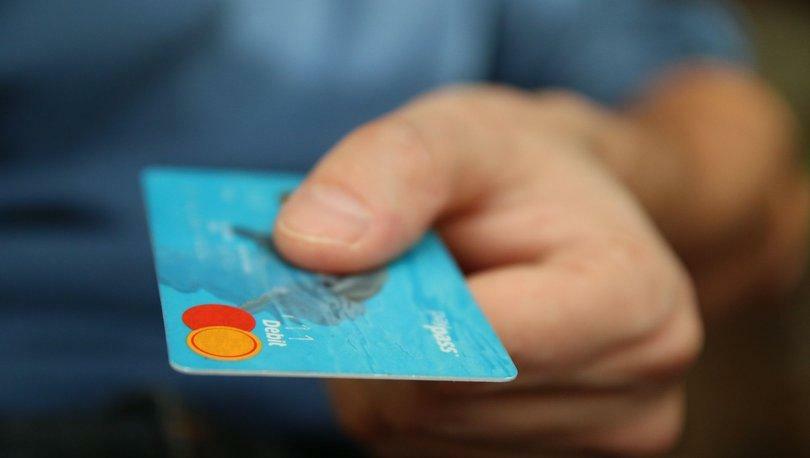 כיצד להגיש בקשה להחזר עמלת כרטיס אשראי