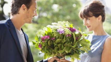 מדוע נשים צריכות לקנות פרחים?