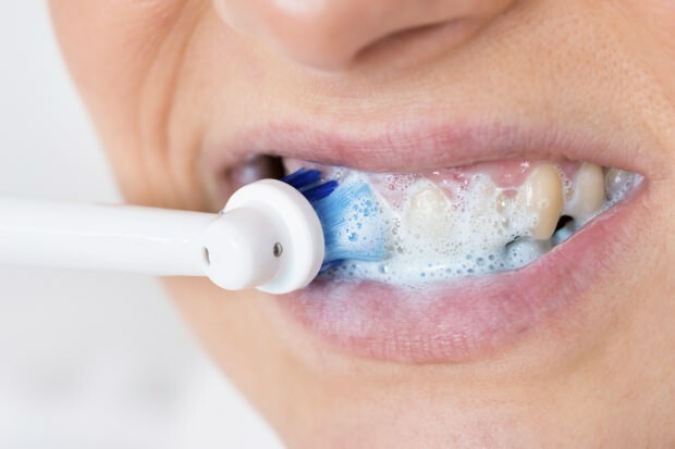 כיצד מוגנים בריאות הפה והשיניים? מהם הדברים שיש לקחת בחשבון בעת ​​ניקוי שיניים?