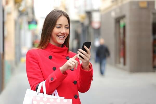 הודעות SMS יכולות לעזור בכניסה של תנועת רגל מקומית לחנות שלך.