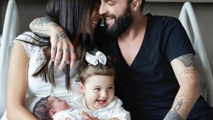 אשתו של ברקאי, Özlem עדה Şahin לימדה את מבליט עבור התינוק שזה עתה נולד!