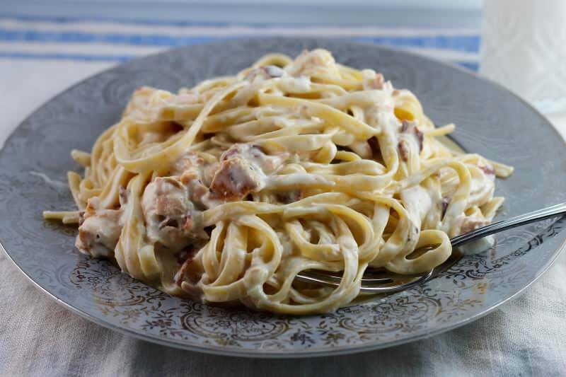 איך מכינים פסטה בסגנון איטלקי? טיפים להכנת ספגטי קרבונרה