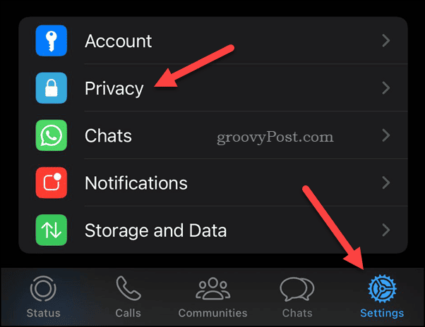 פתח את הגדרות הפרטיות של WhatsApp באייפון