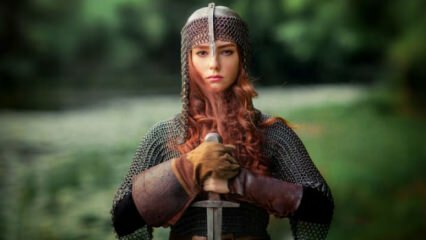 ילדה קטנה שוודית מצאה חרב בת 1500 שנה באגם