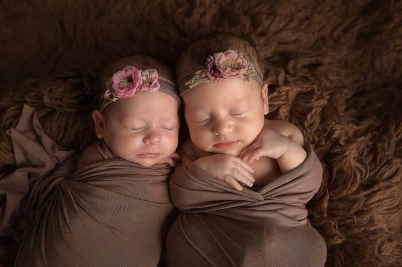 מה הפירוש של הפלה של תינוקות תאומים בתשחץ?
