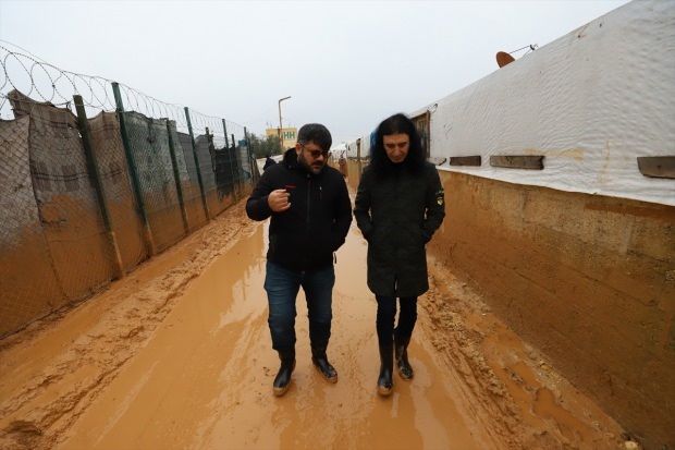 מוראט קקילי ביקר במחנות פליטים בסוריה