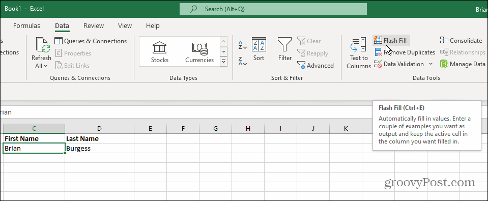 כלי נתונים Flash Fill Excel