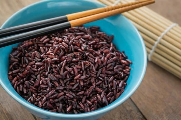 איך צורכים אורז שחור