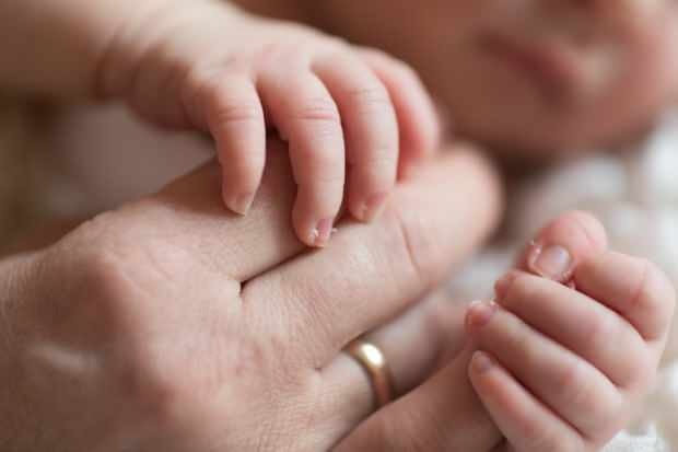 מדוע הידיים של התינוקות קרות? ידיים ורגליים קרות אצל תינוקות