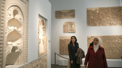 הגברת הראשונה ארדואן ביקרה במוזיאון ברגמה