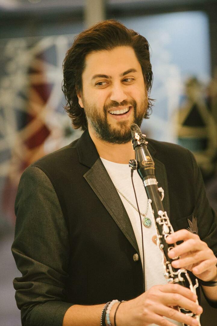Serkan Çağrı עשה את רוח המוזיקה הטורקית באמריקה