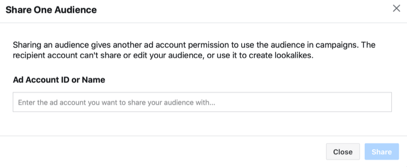 מנהל מודעות פייסבוק משתף קהל מותאם אישית> שתף תפריט קהל אחד עם אפשרות להוסיף מזהה או שם של חשבון מודעה