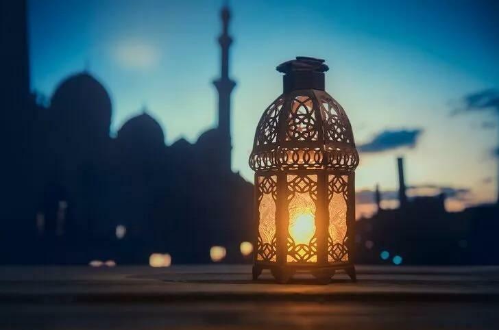 מה מקומו וחשיבותו של חודש הרמדאן?