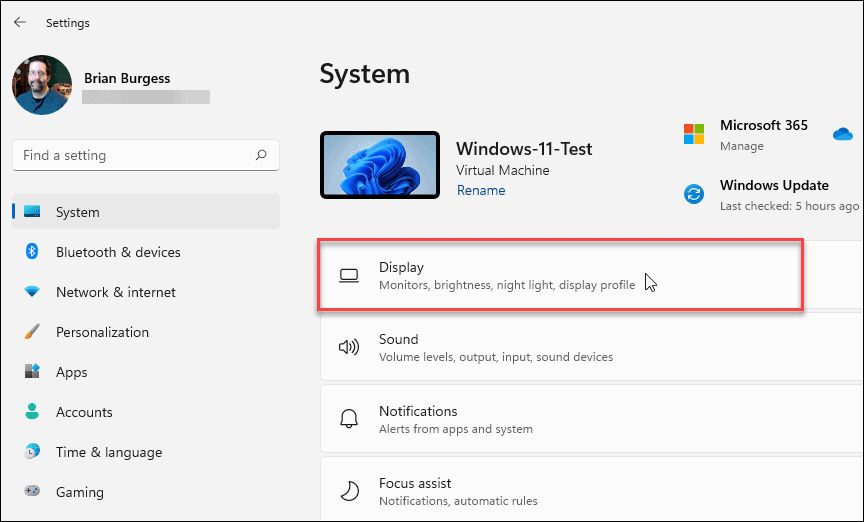 הגדרות מערכת הצגת Windows 11